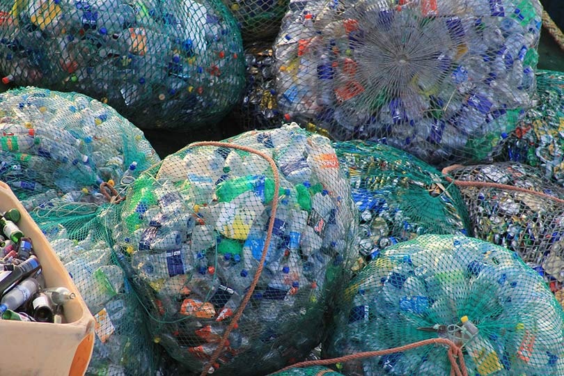 Quão sustentáveis são os tecidos feitos de garrafa PET reciclada? Quão sustentáveis são os tecidos feitos de garrafa PET reciclada?